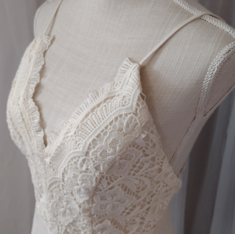Forever 21 Romper With Lace Top. Size S - Picture 5 of 11